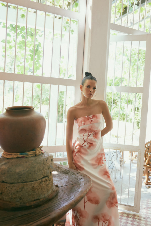 Strapless Macarenia