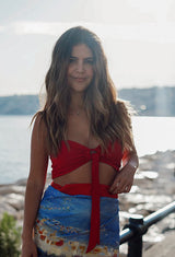 Top rojo nudo
